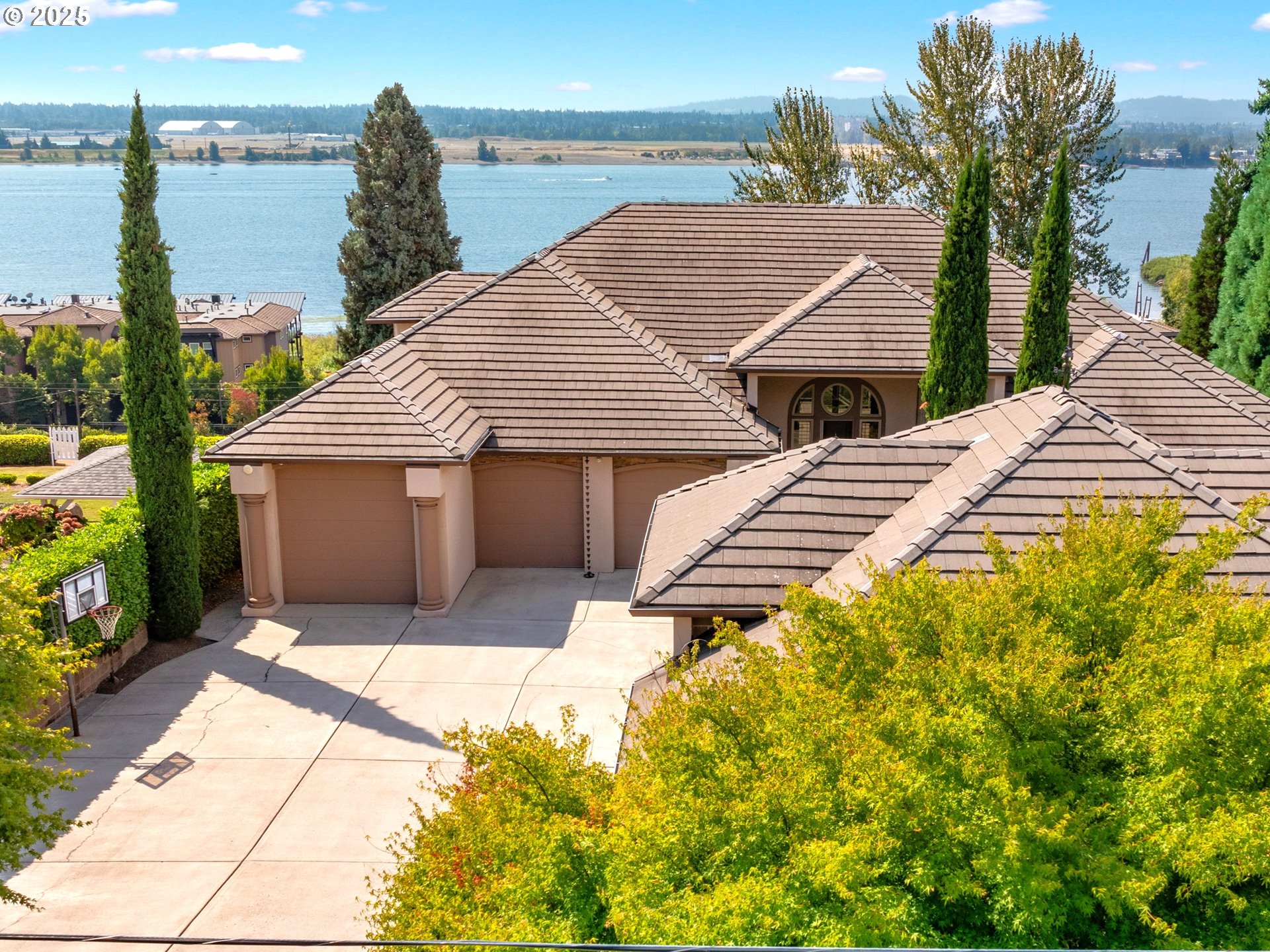 Riverside Dr, Vancouver, WA 98661