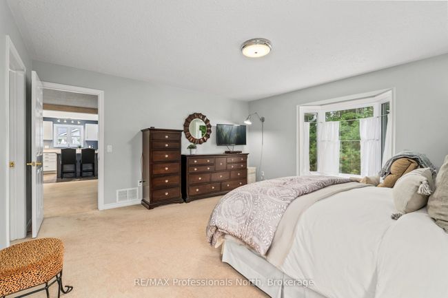 4 Red Maple Crt, House other with 3 bedrooms, 2 bathrooms and 4 parking in Gravenhurst ON | Image 13