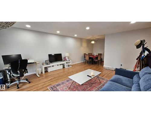 906-11307 99 Ave Nw, Edmonton, AB, T5K0H2 | Card Image