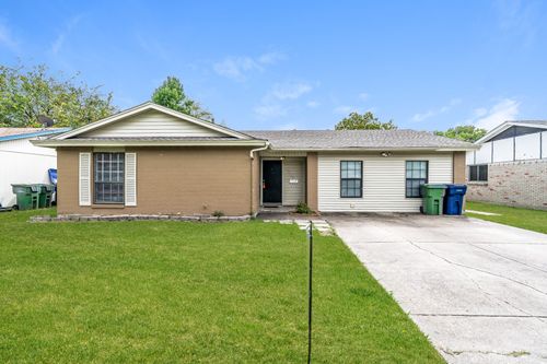 1302 Greencove Dr, Garland, TX, 75040-5870 | Card Image