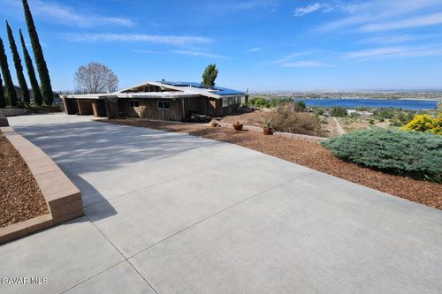 145 Lakeview Dr, Palmdale, CA, 93551-7932 | Card Image