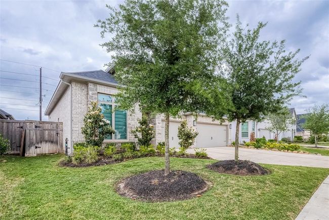 29042 Hauter Way, House other with 4 bedrooms, 4 bathrooms and 3 parking in Fulshear TX | Image 9
