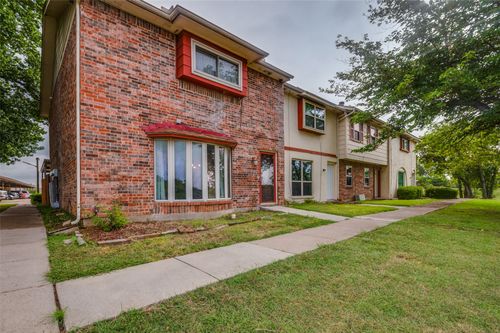 34 E Mountain Ln, Grand Prairie, TX, 75052-5982 | Card Image