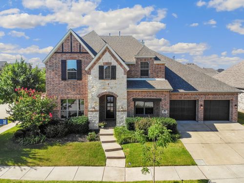 832 Dusty Trl, Aubrey, TX, 76227-1526 | Card Image