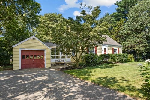 944 Greenville Ave, Greenville, RI, 02828-3126 | Card Image