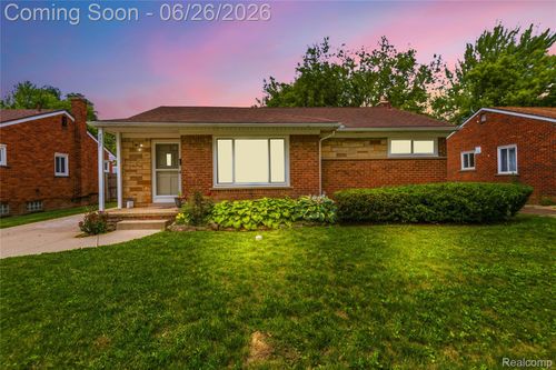 24671 Kenosha St, Oak Park, MI, 48237-1421 | Card Image