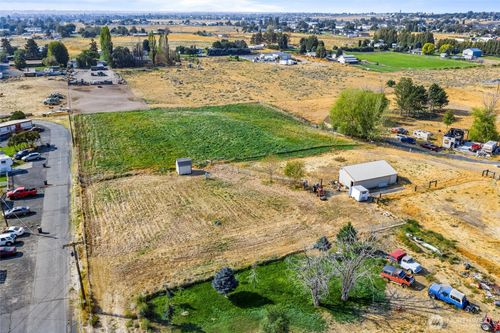 9749 Harris Rd Ne, Moses Lake, WA, 98837-3778 | Card Image