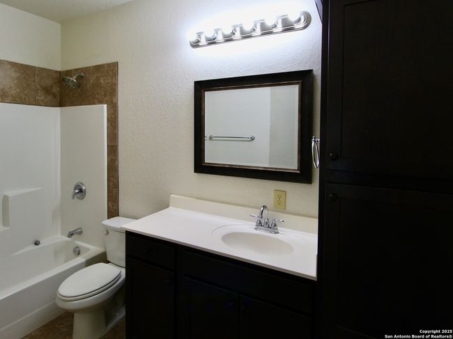 1 - 19214 D Hanis, Home with 3 bedrooms, 2 bathrooms and null parking in Lytle TX | Image 6