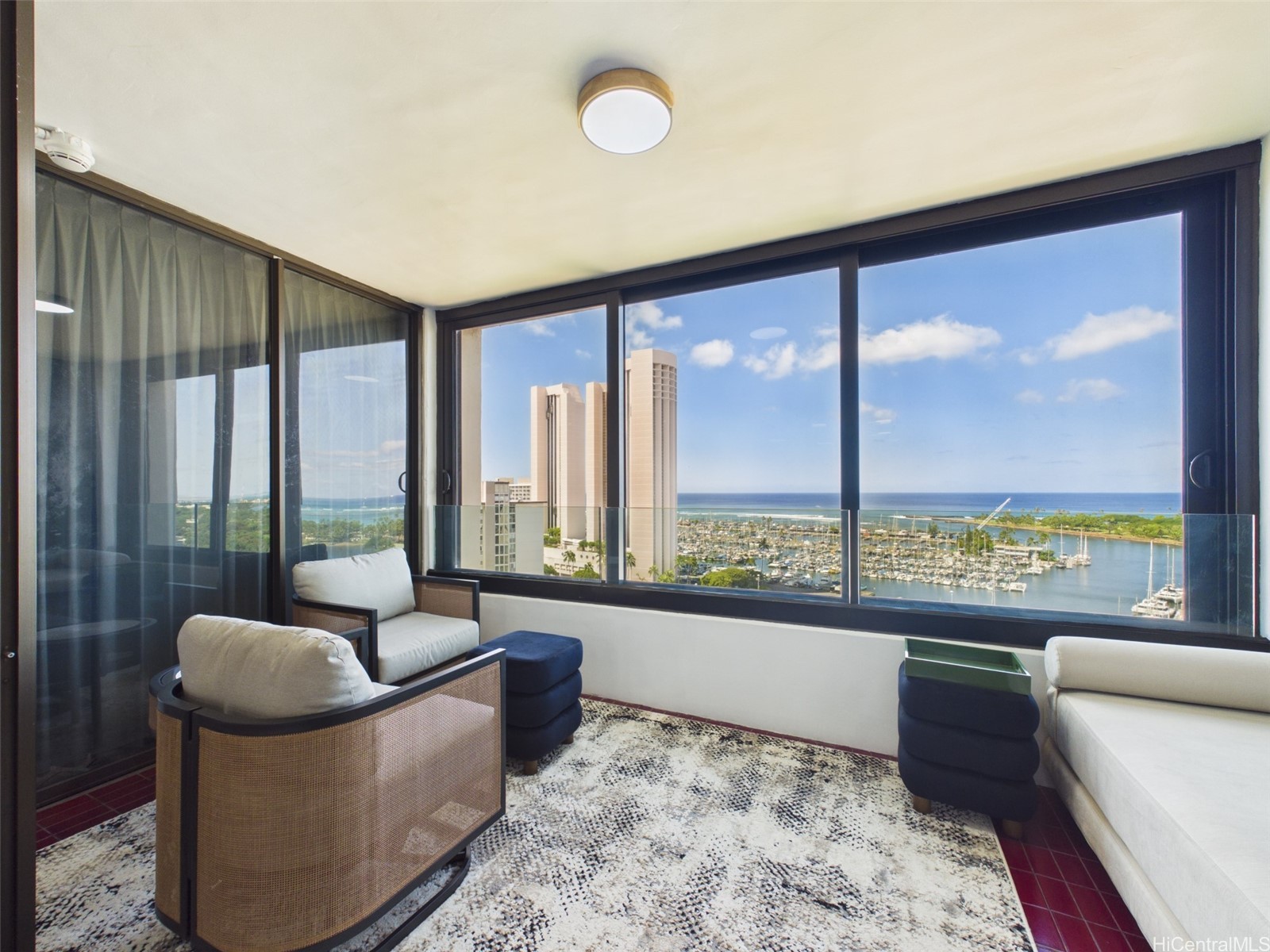 Residential in Honolulu 4