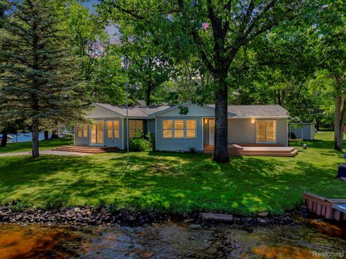 1192 Lake James Dr, Prudenville, MI, 48651-9474 | Card Image