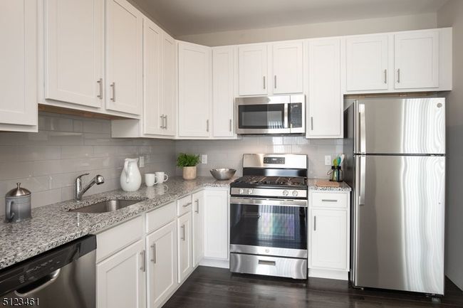 61 Arlene Ct, House other with 2 bedrooms, 2 bathrooms and null parking in Morris Plains NJ | Image 4