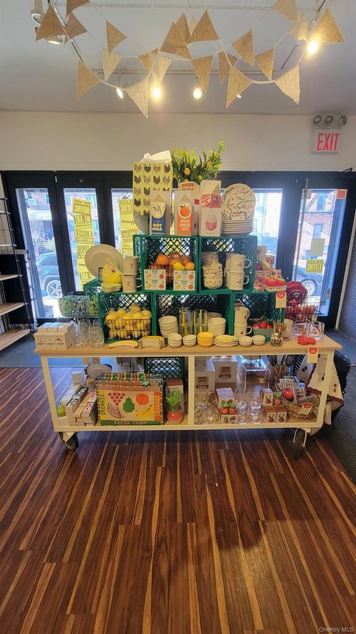 3215 33rd St, Astoria, NY, 11106-2178 | Card Image