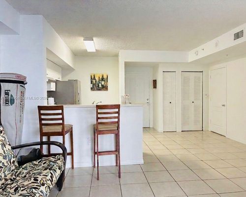 909-5085 Nw 7th St, Miami, FL, 33126-3455 | Card Image