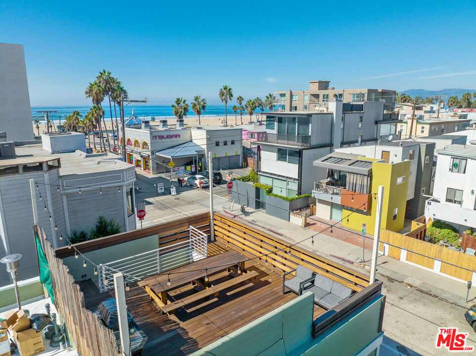 Residential Income in Venice 3