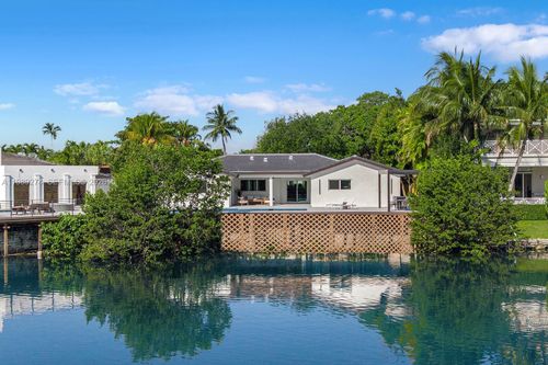 19721 Ne 23rd Ave, Miami, FL, 33180-2138 | Card Image