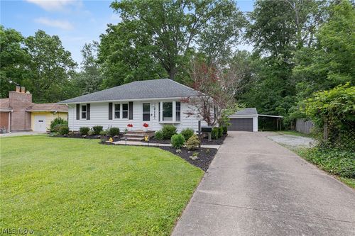 4117 Canterbury Rd, North Olmsted, OH, 44070-1963 | Card Image