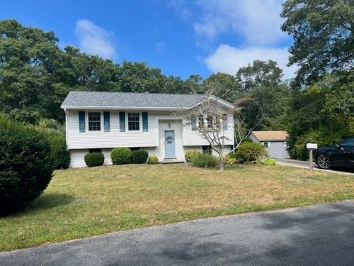 178 Walnut St, Hyannis, MA, 02601-5772 | Card Image