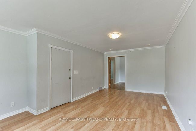 10 Linwood St, Home with 4 bedrooms, 2 bathrooms and 3 parking in London ON | Image 6