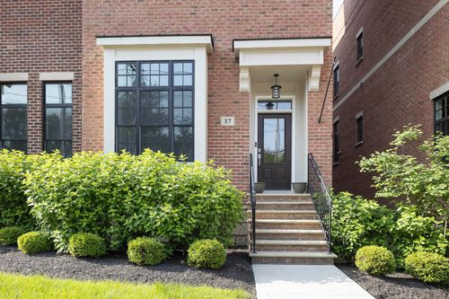 37 W Whittier St, Columbus, OH, 43206-2502 | Card Image