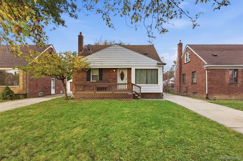 9688 Hubert Ave, Allen Park, MI, 48101-1302 | Card Image