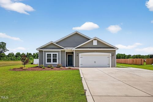 611 Laurel Lake Rd, Salemburg, NC, 28385-8610 | Card Image