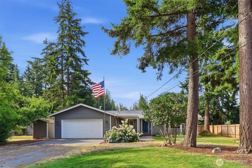 390 Cambrae Drive, Camano Island, WA, 98282 | Card Image