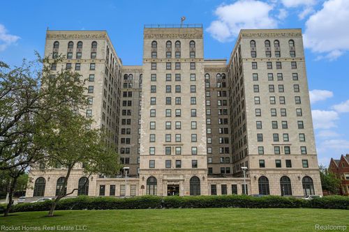 apt-522-15 E Kirby St, Detroit, MI, 48202-4040 | Card Image