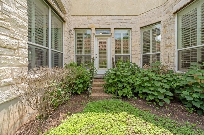 Side yard | Image 24
