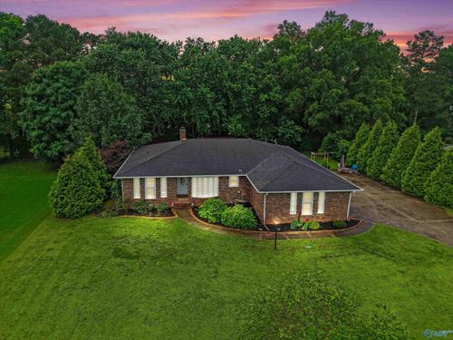 104 Creighton Dr, Athens, AL, 35613-2720 | Card Image