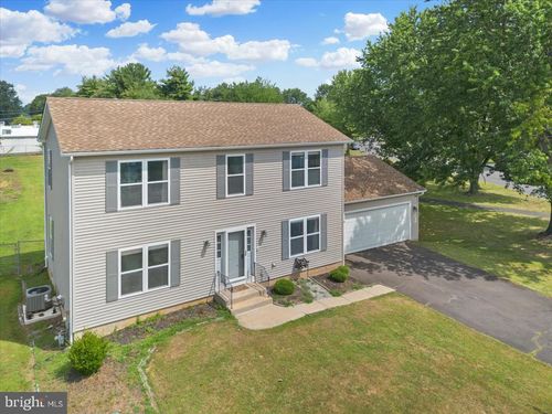 97 Penns Grant Dr, MORRISVILLE, PA, 19067-4923 | Card Image