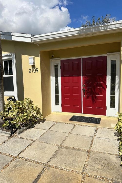 2109 Nw 2nd Ave, Wilton Manors, FL, 33311-3807 | Card Image