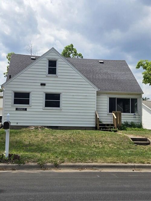 3110 27th St S, La Crosse, WI, 54601 | Card Image