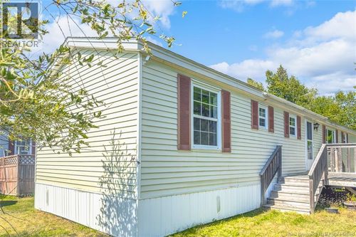 10 Daley St, Lincoln, NB, E3B6Z5 | Card Image