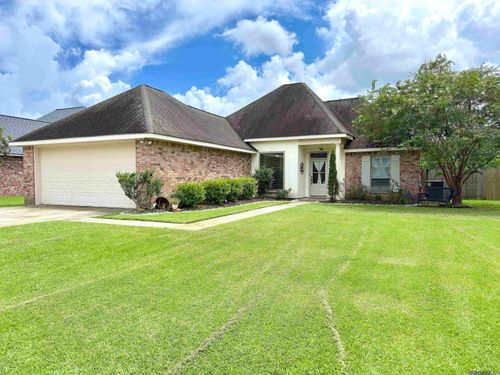 9992 Chanel Dr, Denham Springs, LA, 70706-2046 | Card Image