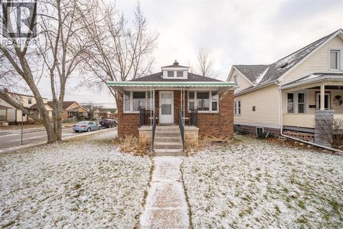 837 Hanna St E, Windsor, ON, N8X2N7 | Card Image