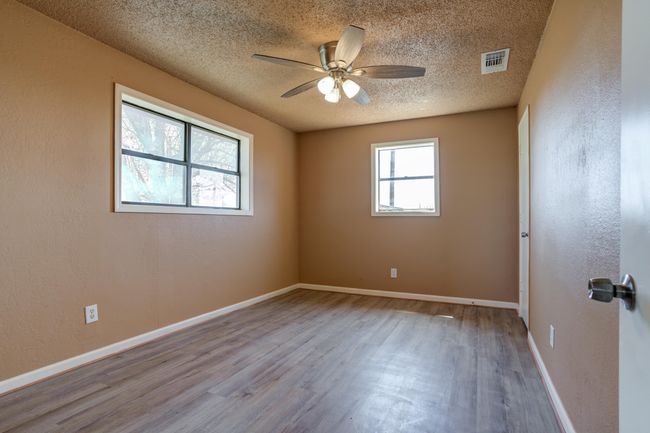 208 Avenue X, House other with 3 bedrooms, 2 bathrooms and null parking in Levelland TX | Image 10