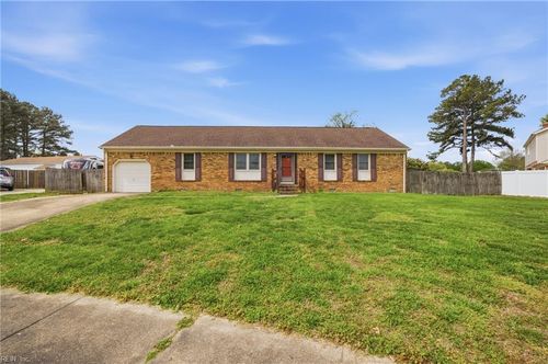 704 Sandlewood Lane, Chesapeake, VA, 23322 | Card Image