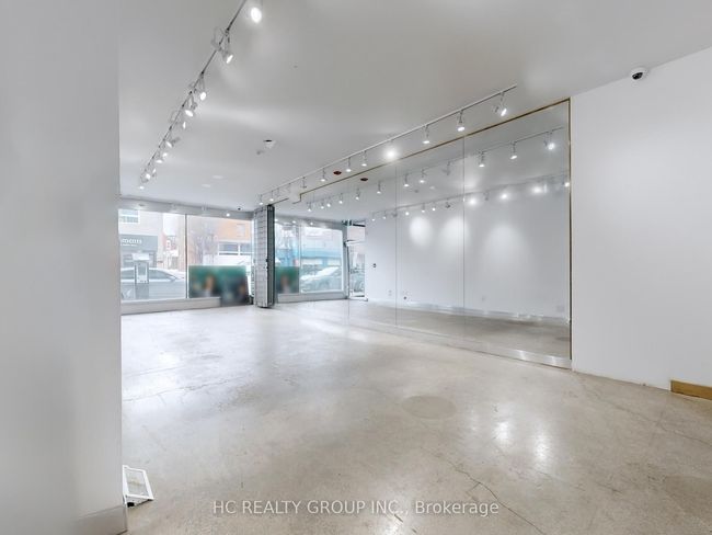 899 Dundas St W, Home with 0 bedrooms, 1 bathrooms and null parking in Toronto ON | Image 5