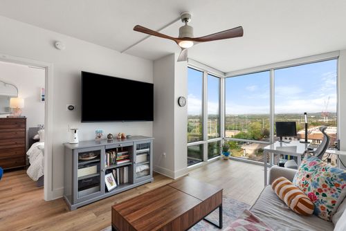1006-300 Bowie St, Austin, TX, 78703-4627 | Card Image
