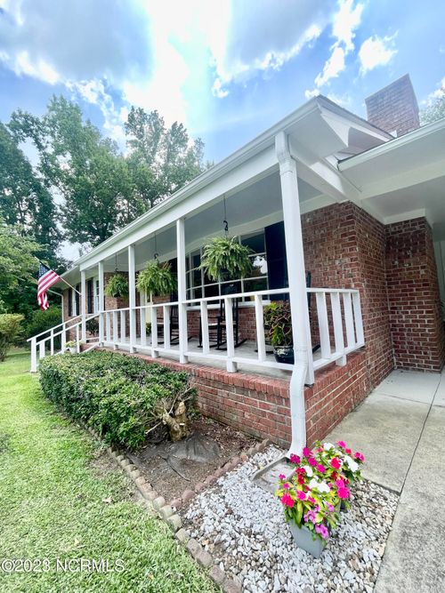 322 Forest Grove Ave, Jacksonville, NC, 28540-5755 | Card Image