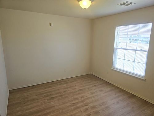 1 Lombardy Place, Clinton, OK, 73601 | Card Image