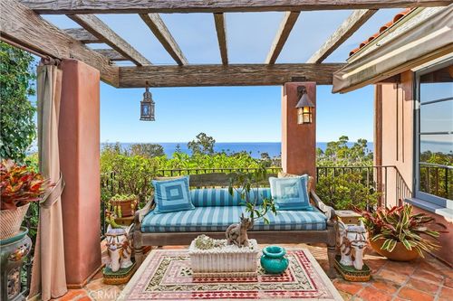 260 High Dr, Laguna Beach, CA, 92651-1731 | Card Image