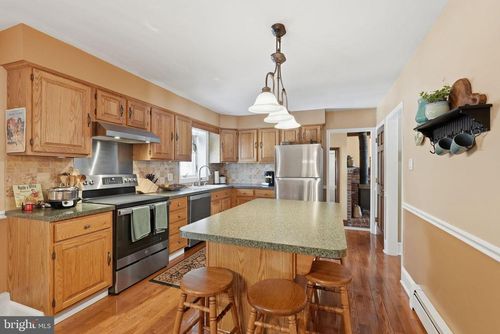 5 Brook Ln, Chalfont, PA, 18914-1309 | Card Image