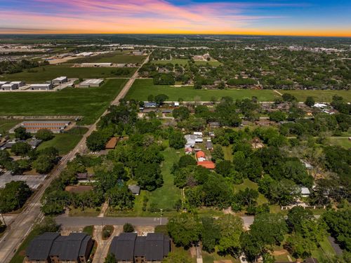 903 Brooks Ave, Rosenberg, TX, 77471-4911 | Card Image