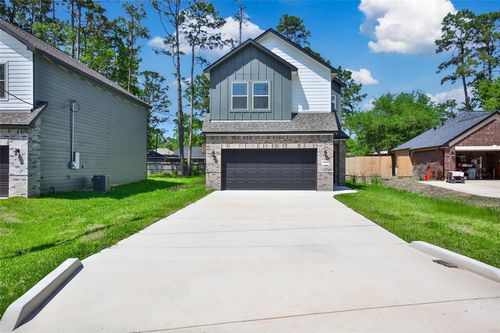 1452 Glen Oaks Dr, Conroe, TX, 77385-9609 | Card Image