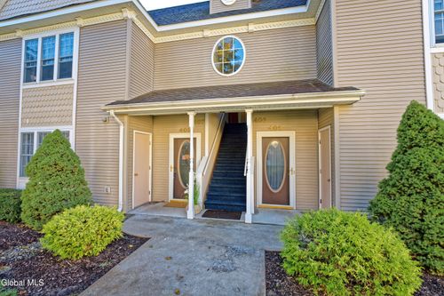 407 Mallards Pond Ln, Schenectady, NY, 12303-5373 | Card Image