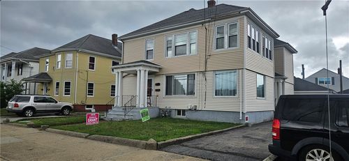 904 Newport Ave, Pawtucket, RI, 02861-2642 | Card Image