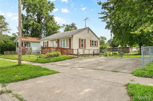 2228 Nevada Ave, Granite City, IL, 62040-1915 | Card Image