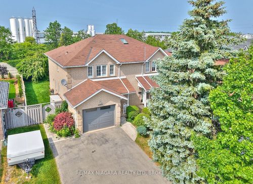 4883 Northgate Cres, Beamsville, ON, L3J0E7 | Card Image