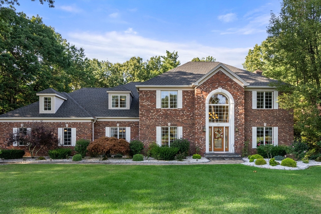 23 Briar Cliff, For Sale in Wilbraham Zoocasa